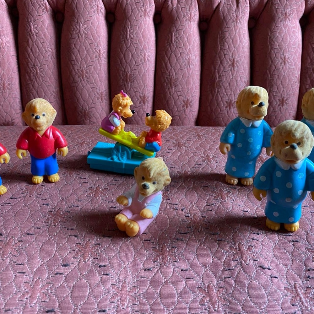 1980s Berenstain Bears plastic toys 7 pieces s74
